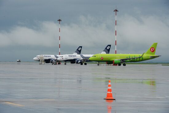 Aurora and S7 airlines planes