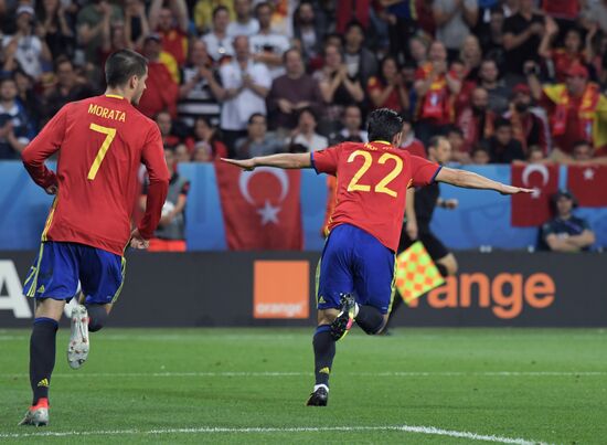 Football. 2016 UEFA European Championship. Spain vs. Turkey