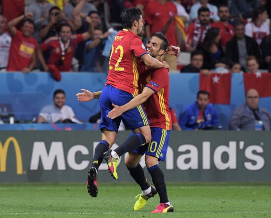 Football. 2016 UEFA European Championship. Spain vs. Turkey