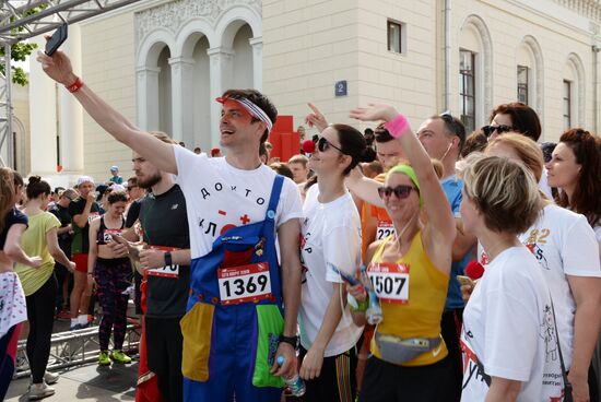 Run Around the Globe charity fun run in Moscow