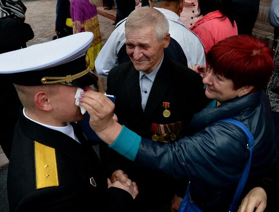 Warrant officers graduate from Makarov Pacific Naval School