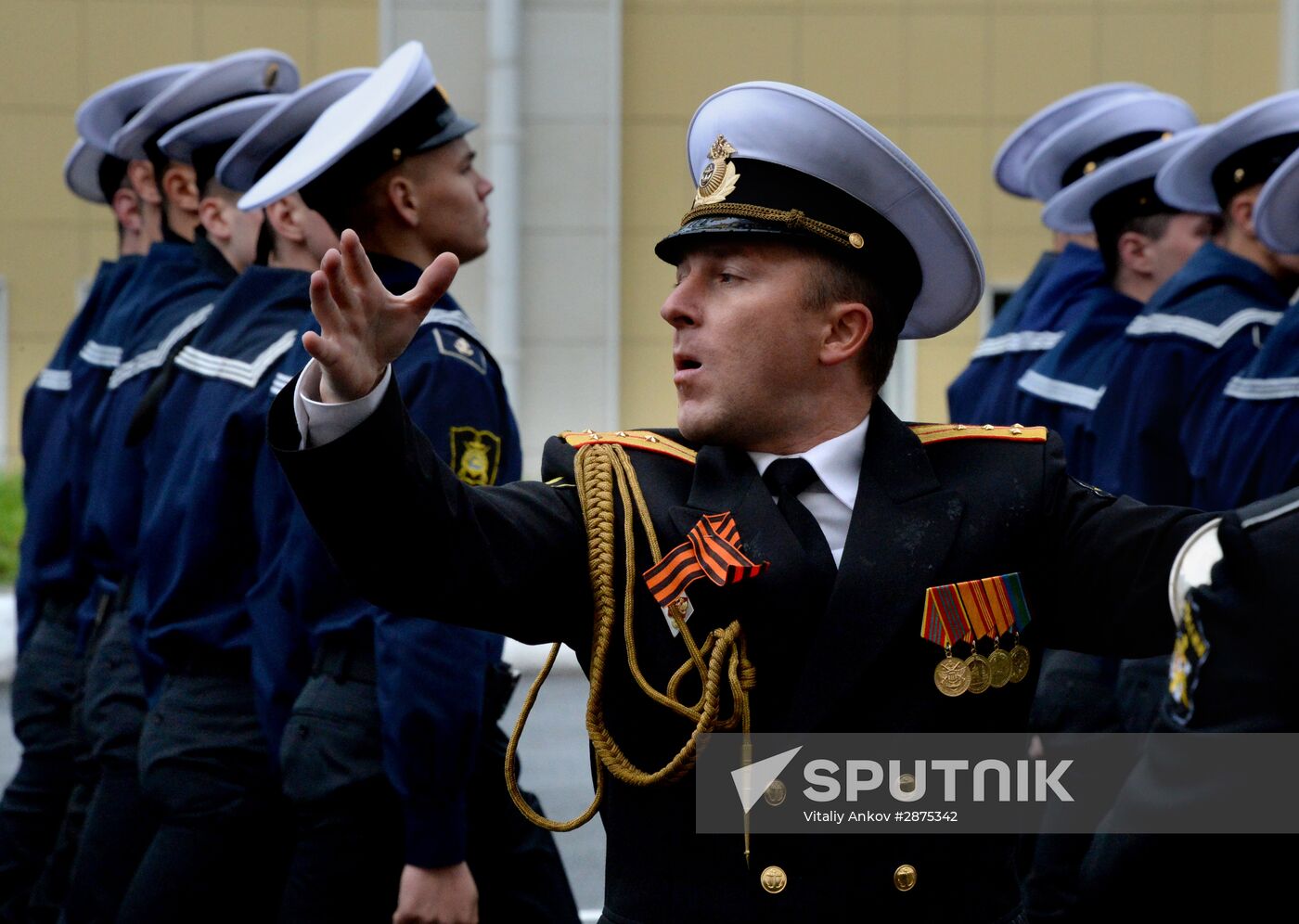 Warrant officers graduate from Makarov Pacific Naval School