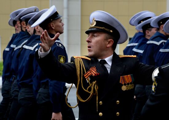 Warrant officers graduate from Makarov Pacific Naval School