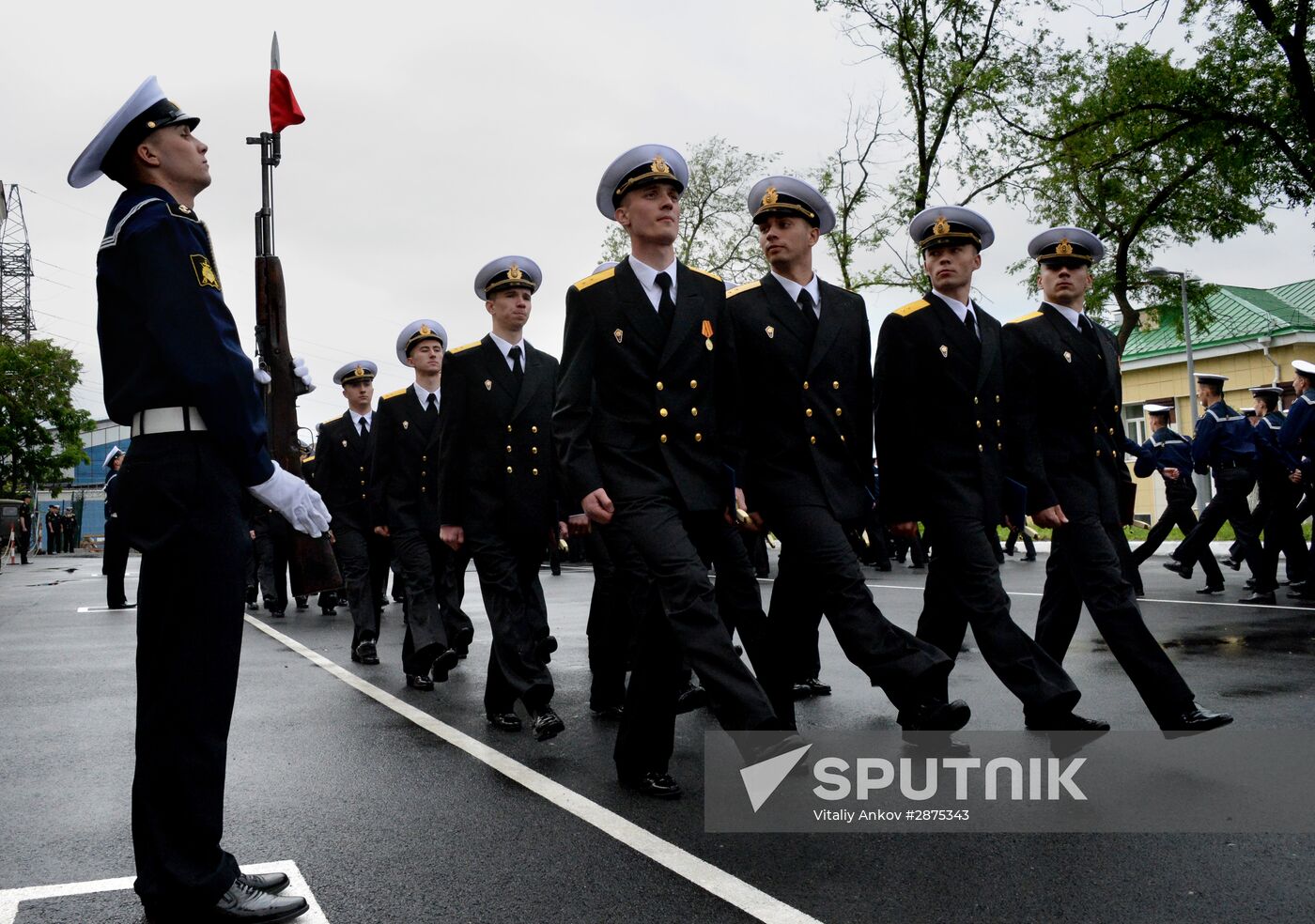 Warrant officers graduate from Makarov Pacific Naval School