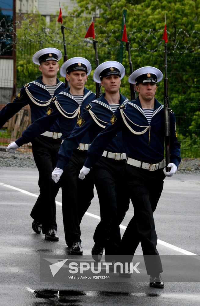 Warrant officers graduate from Makarov Pacific Naval School