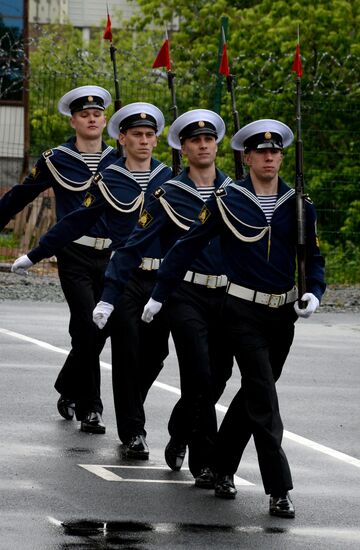 Warrant officers graduate from Makarov Pacific Naval School