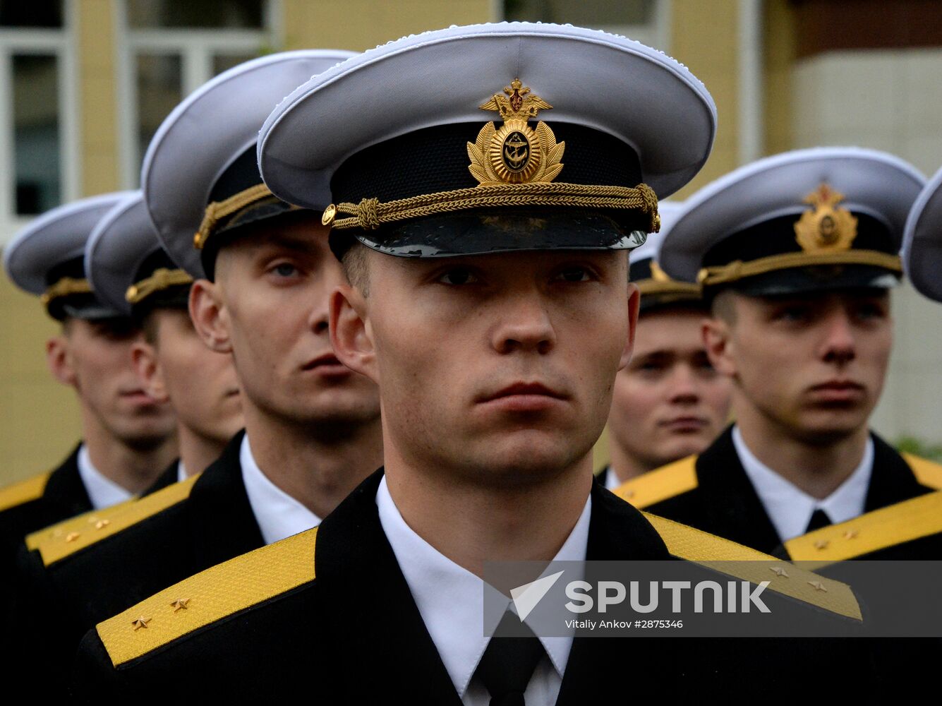 Warrant officers graduate from Makarov Pacific Naval School