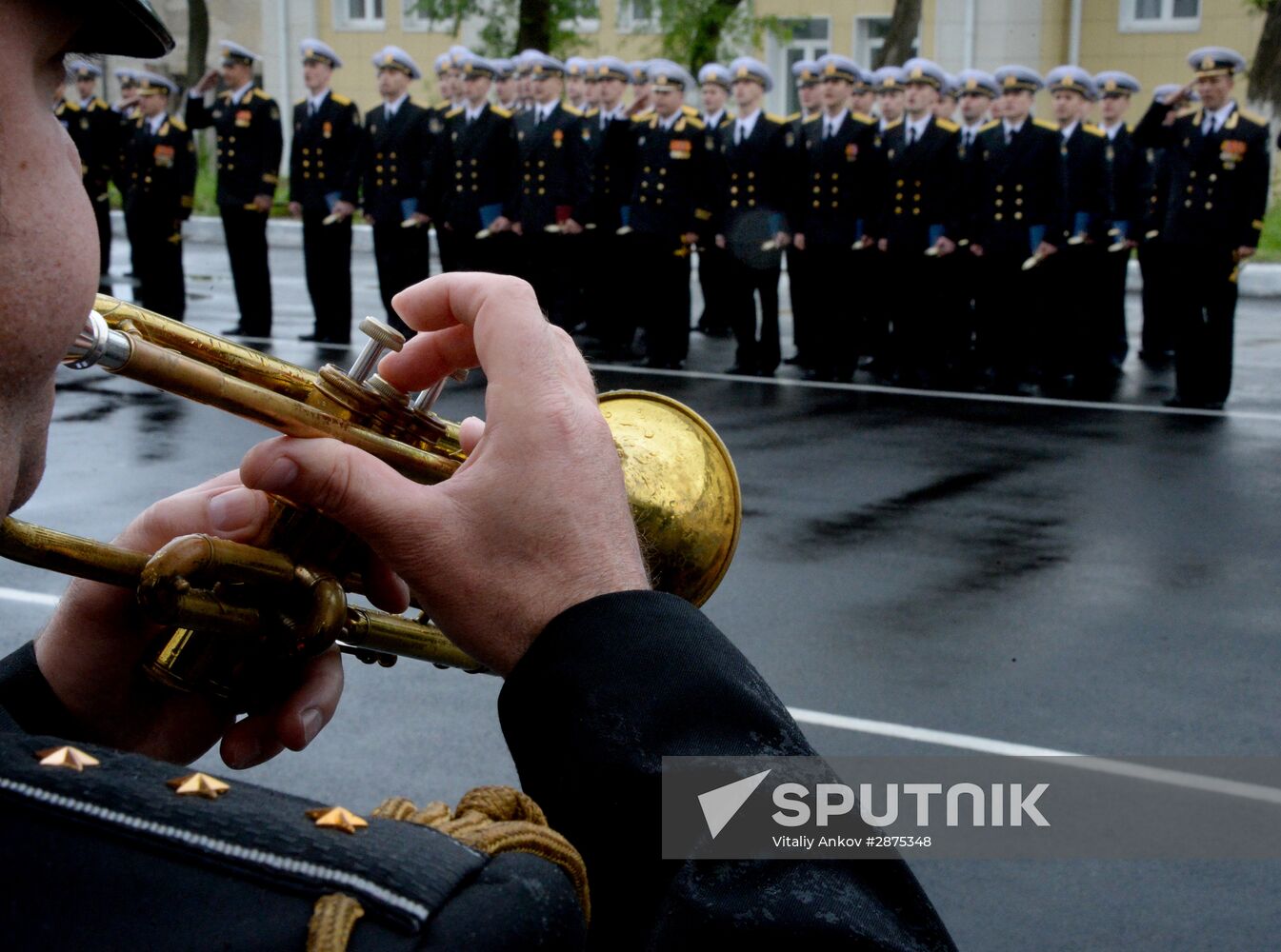 Warrant officers graduate from Makarov Pacific Naval School