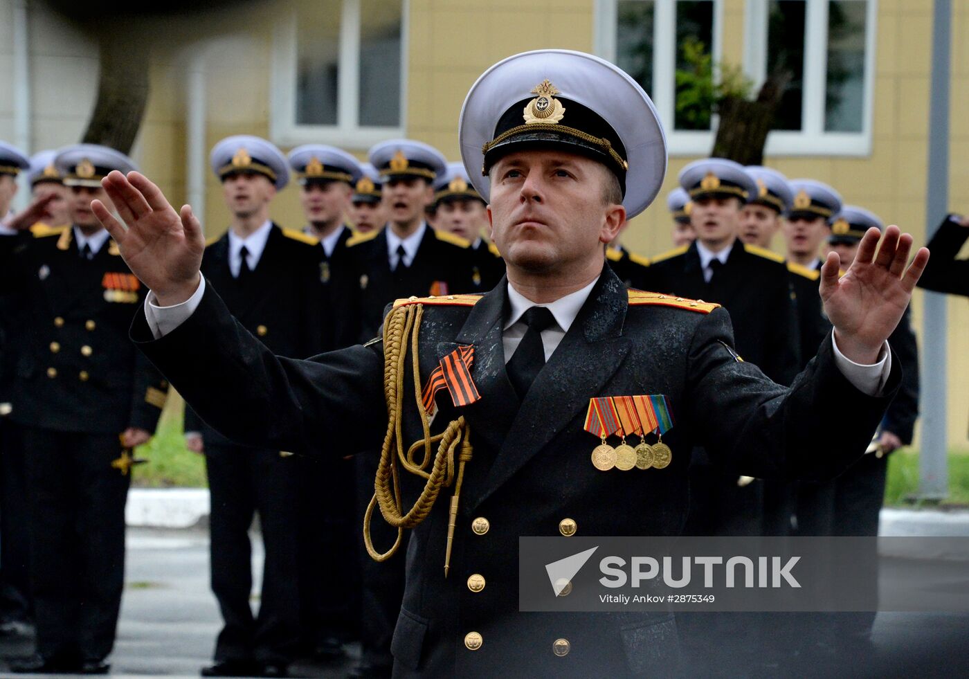 Warrant officers graduate from Makarov Pacific Naval School