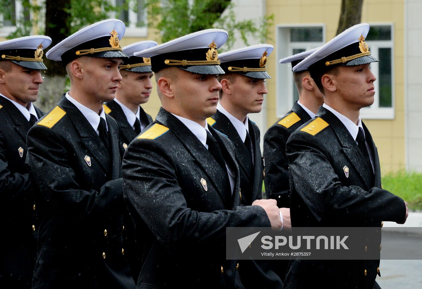 Warrant officers graduate from Makarov Pacific Naval School
