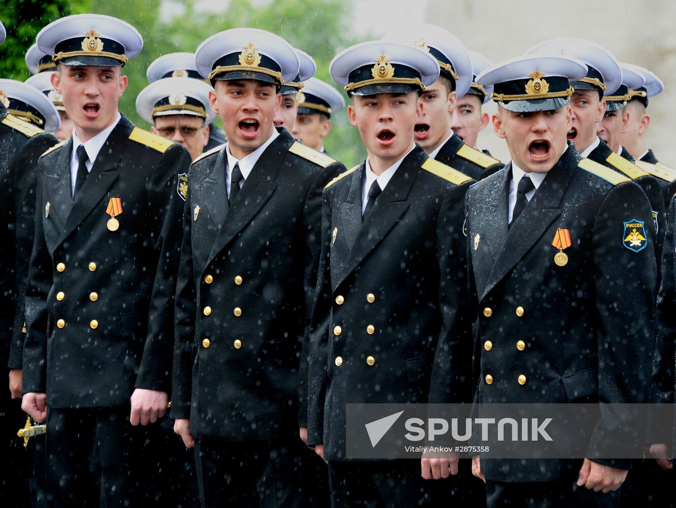 Warrant officers graduate from Makarov Pacific Naval School