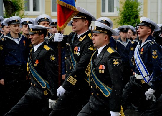 Warrant officers graduate from Makarov Pacific Naval School