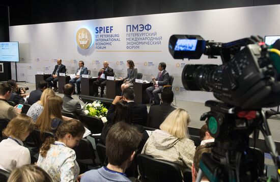 Russia-Bangladesh: An Era of New Opportunities roundtable discussion at SPIEF