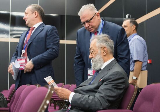 Russia-Bangladesh: An Era of New Opportunities roundtable discussion at SPIEF