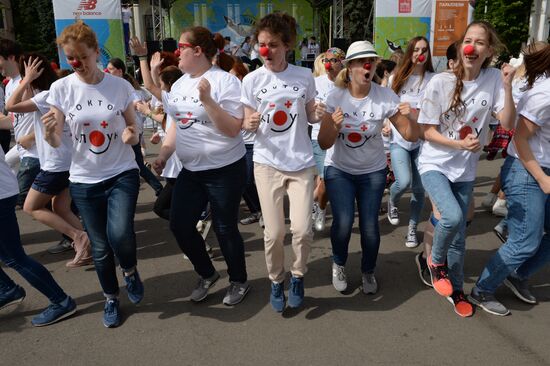 Run Around the Globe charity fun run in Moscow