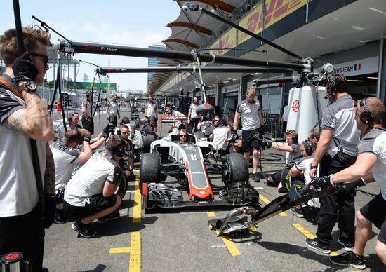 Car racing. Formula 1 Grand Prix of Europe. Qualification