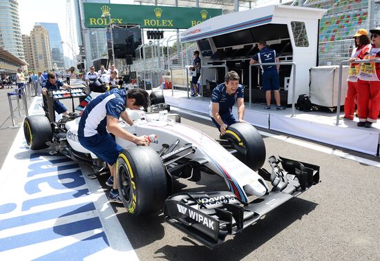 Car racing. Formula 1 Grand Prix of Europe. Qualification