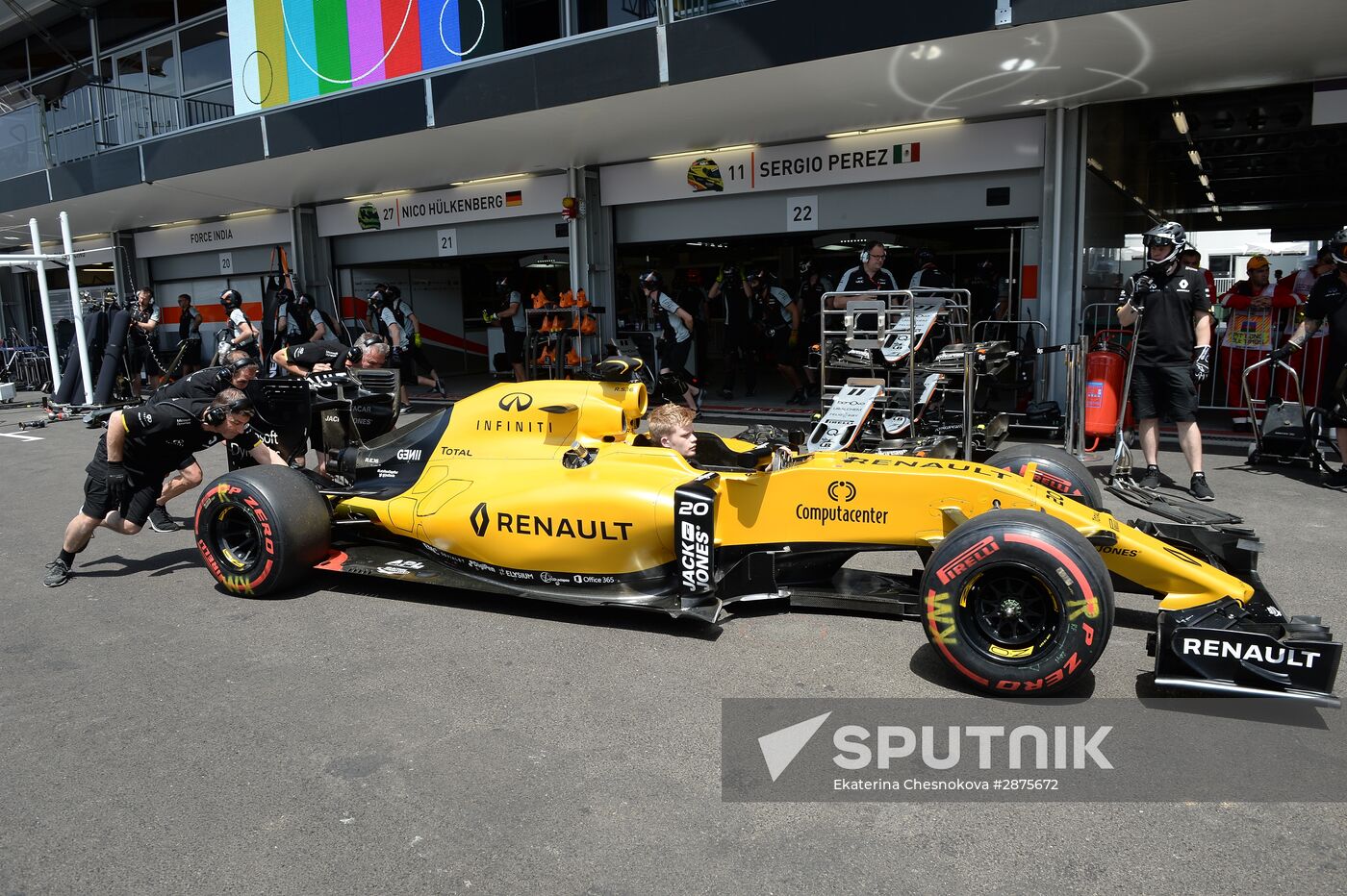 Car racing. Formula 1 Grand Prix of Europe. Qualification