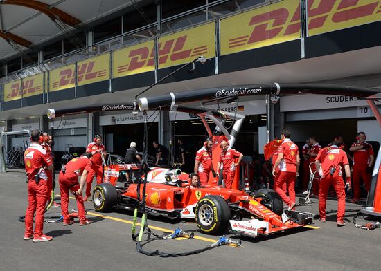 Car racing. Formula 1 Grand Prix of Europe. Qualification