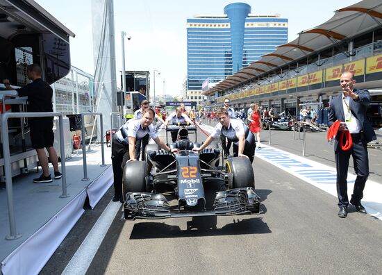 Car racing. Formula 1 Grand Prix of Europe. Qualification