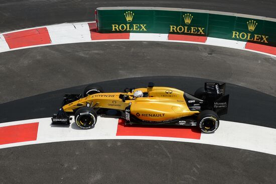 Car racing. Formula 1 Grand Prix of Europe. Qualification