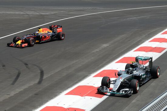 Car racing. Formula 1 Grand Prix of Europe. Qualification