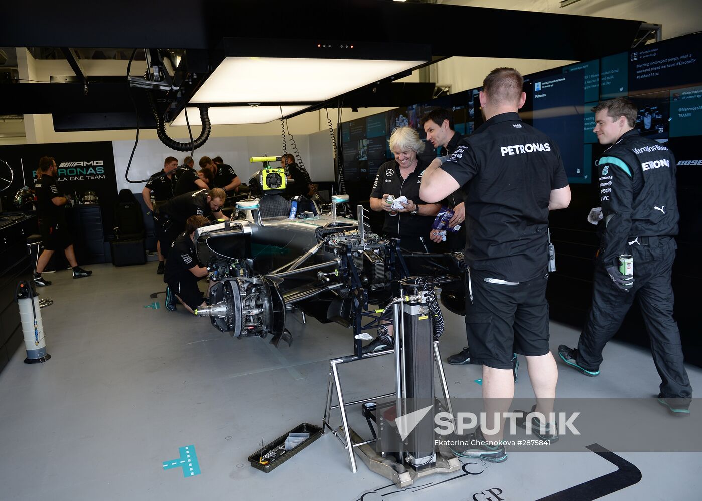Car racing. Formula 1 Grand Prix of Europe. Qualification