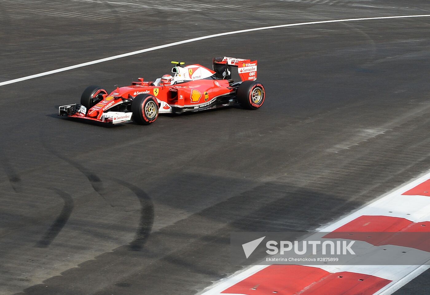 Car racing. Formula 1 Grand Prix of Europe. Qualification
