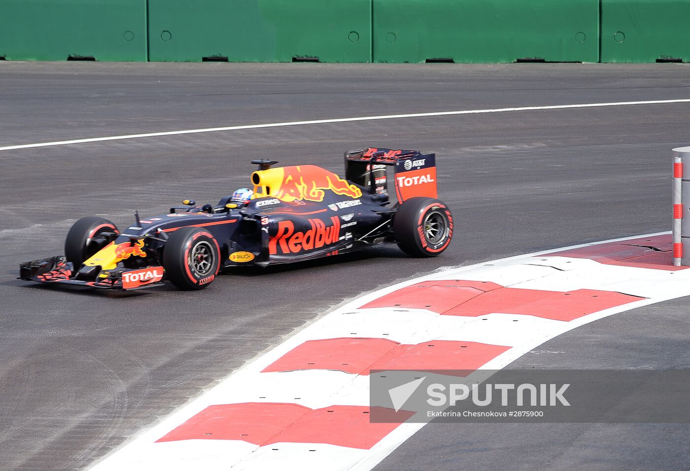 Car racing. Formula 1 Grand Prix of Europe. Qualification