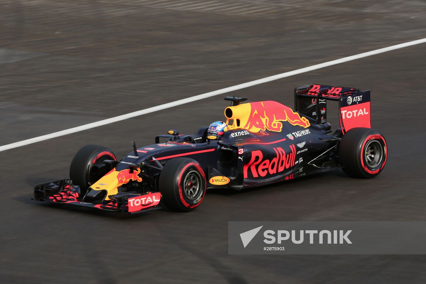 Car racing. Formula 1 Grand Prix of Europe. Qualification