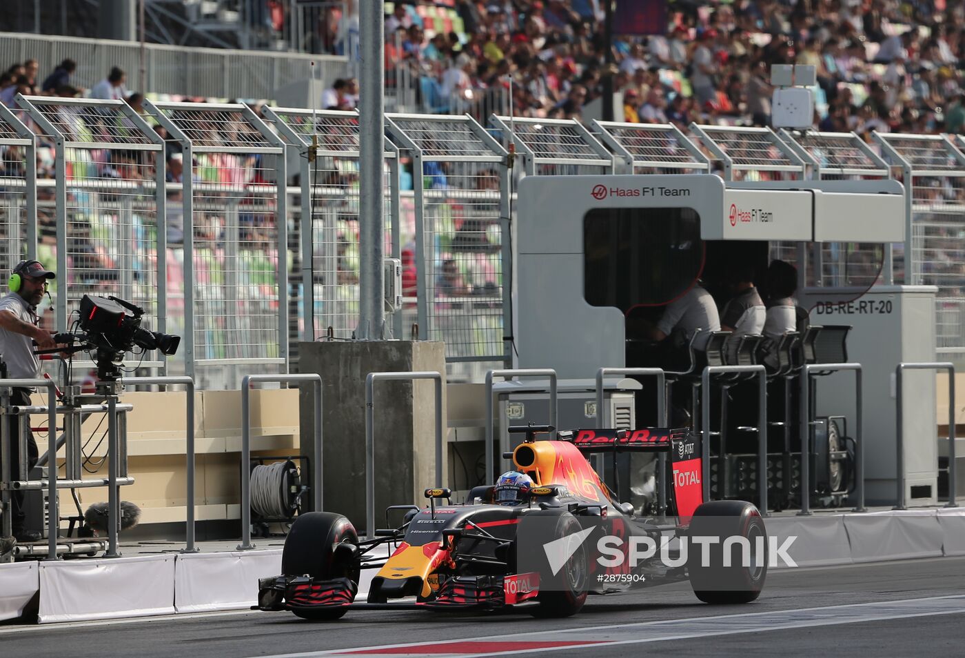 Car racing. Formula 1 Grand Prix of Europe. Qualification