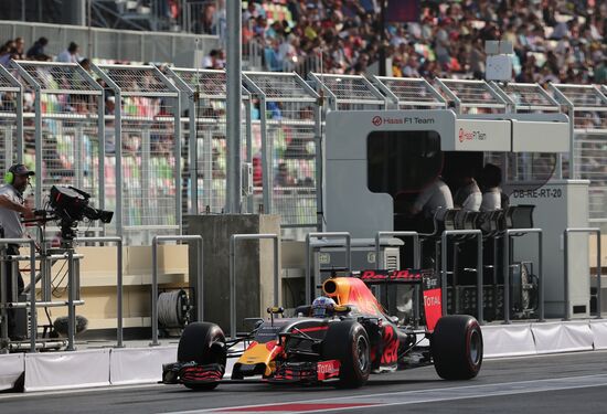 Car racing. Formula 1 Grand Prix of Europe. Qualification