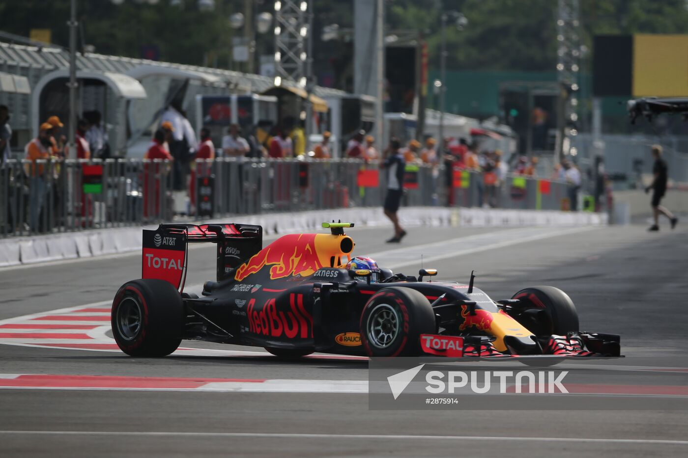 Car racing. Formula 1 Grand Prix of Europe. Qualification