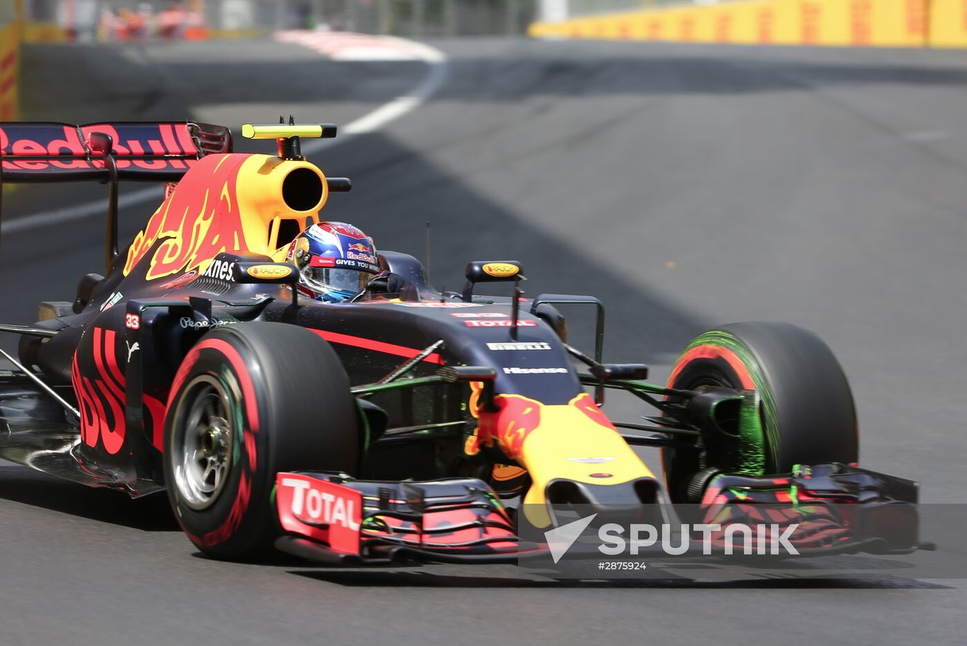 Car racing. Formula 1 Grand Prix of Europe. Qualification