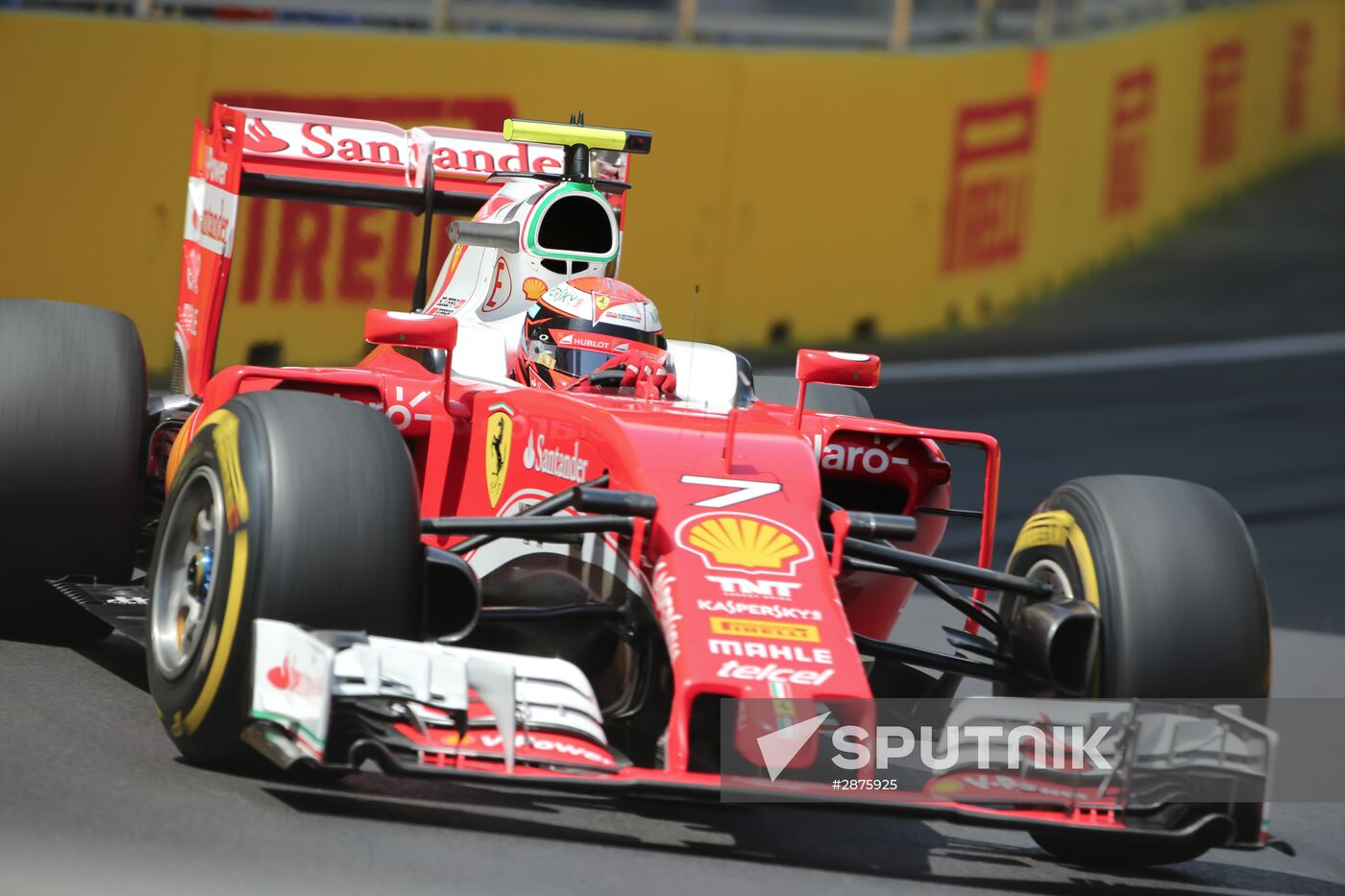 Car racing. Formula 1 Grand Prix of Europe. Qualification