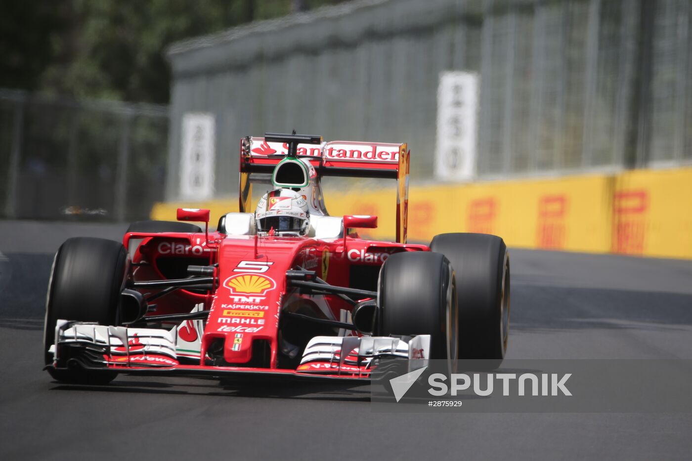 Car racing. Formula 1 Grand Prix of Europe. Qualification