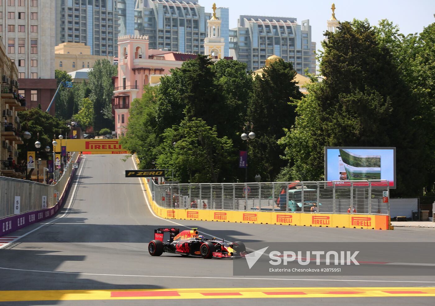 Car racing. Formula 1 Grand Prix of Europe. Qualification