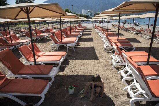 Russian tourists' flow drops at Turkish resorts