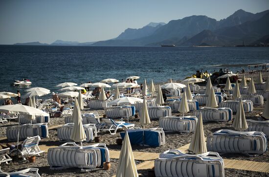 Russian tourists' flow drops at Turkish resorts