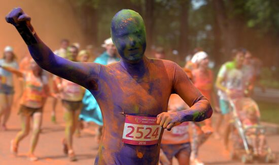 Color race in Moscow