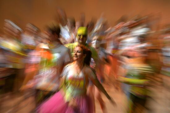 Color race in Moscow