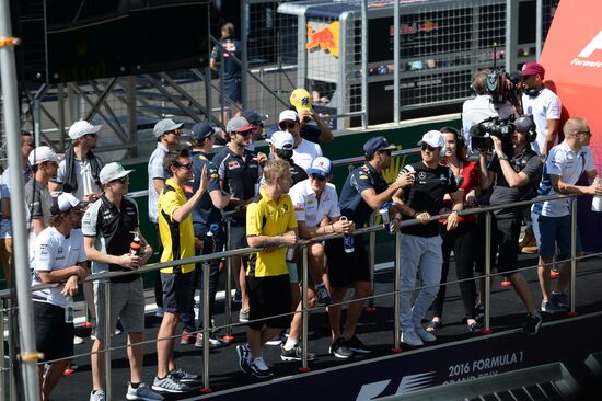 Auto racing. Formula 1. European Grand Prix. Race