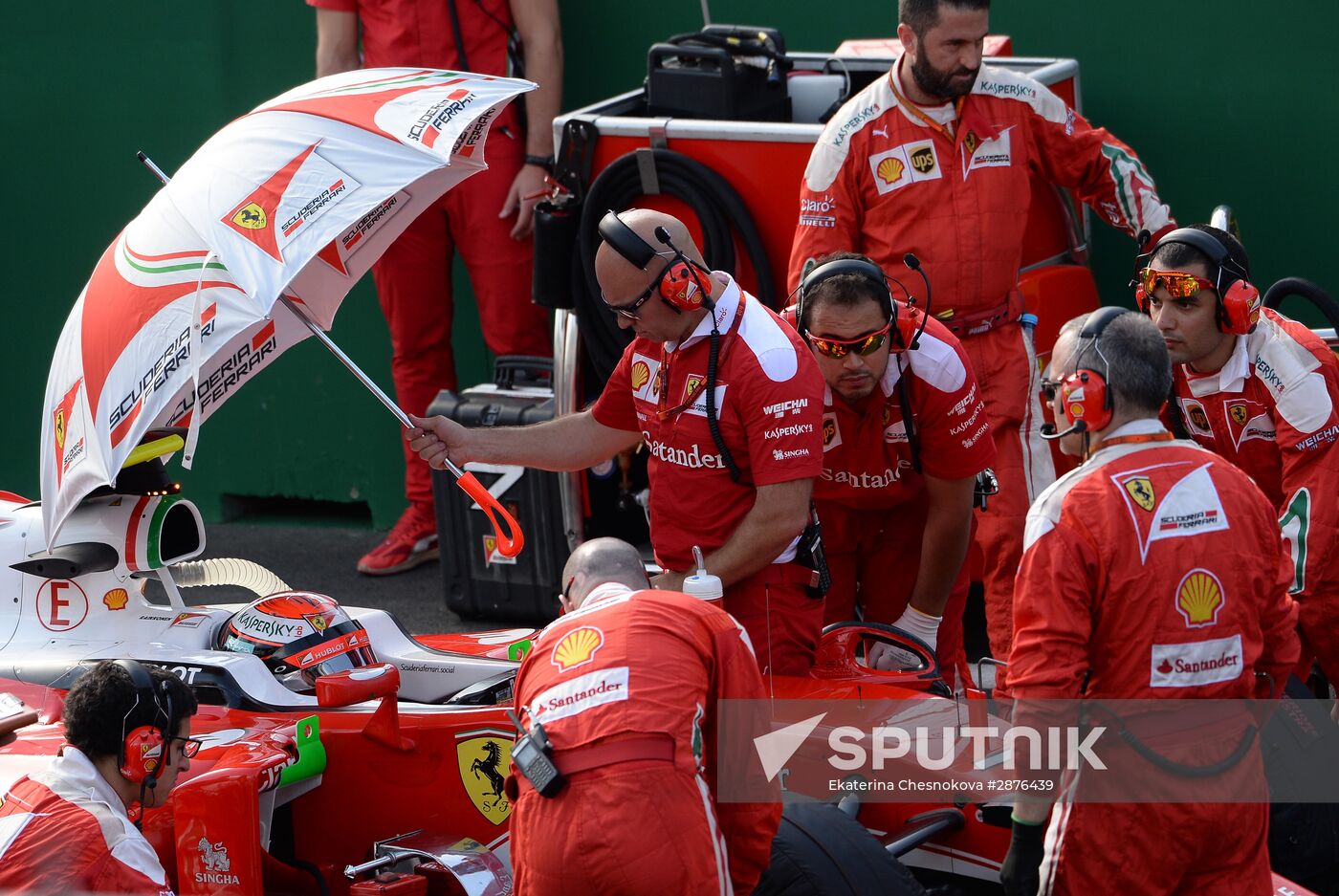 Auto racing. Formula 1. European Grand Prix. Race