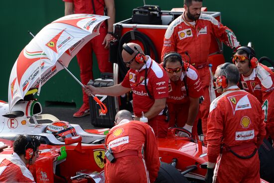 Auto racing. Formula 1. European Grand Prix. Race