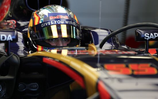 Auto racing. Formula 1. European Grand Prix. Race