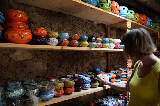 Ceramics workshop in Guellala