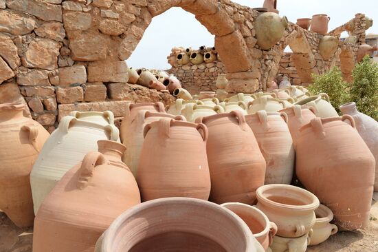 Ceramic workshop in Guellala
