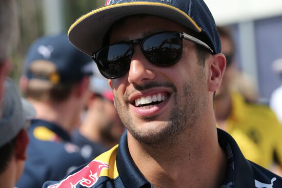 Auto racing. Formula 1. European Grand Prix. Race