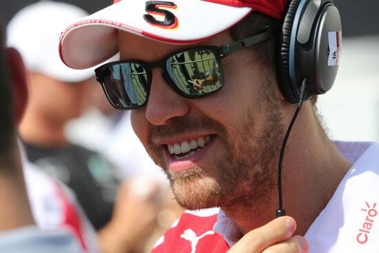 Auto racing. Formula 1. European Grand Prix. Race