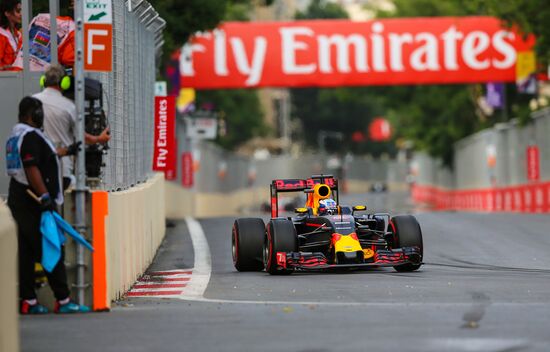 Auto racing. Formula 1. European Grand Prix. Race